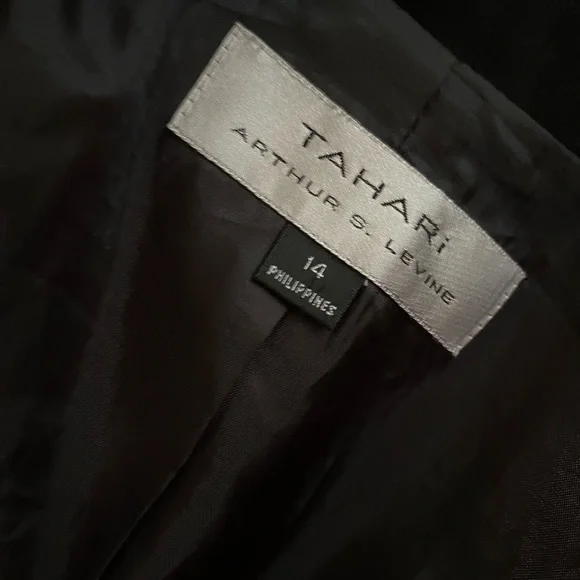 TAHARI Blazer Size 14. #5 - Picture 5 of 7